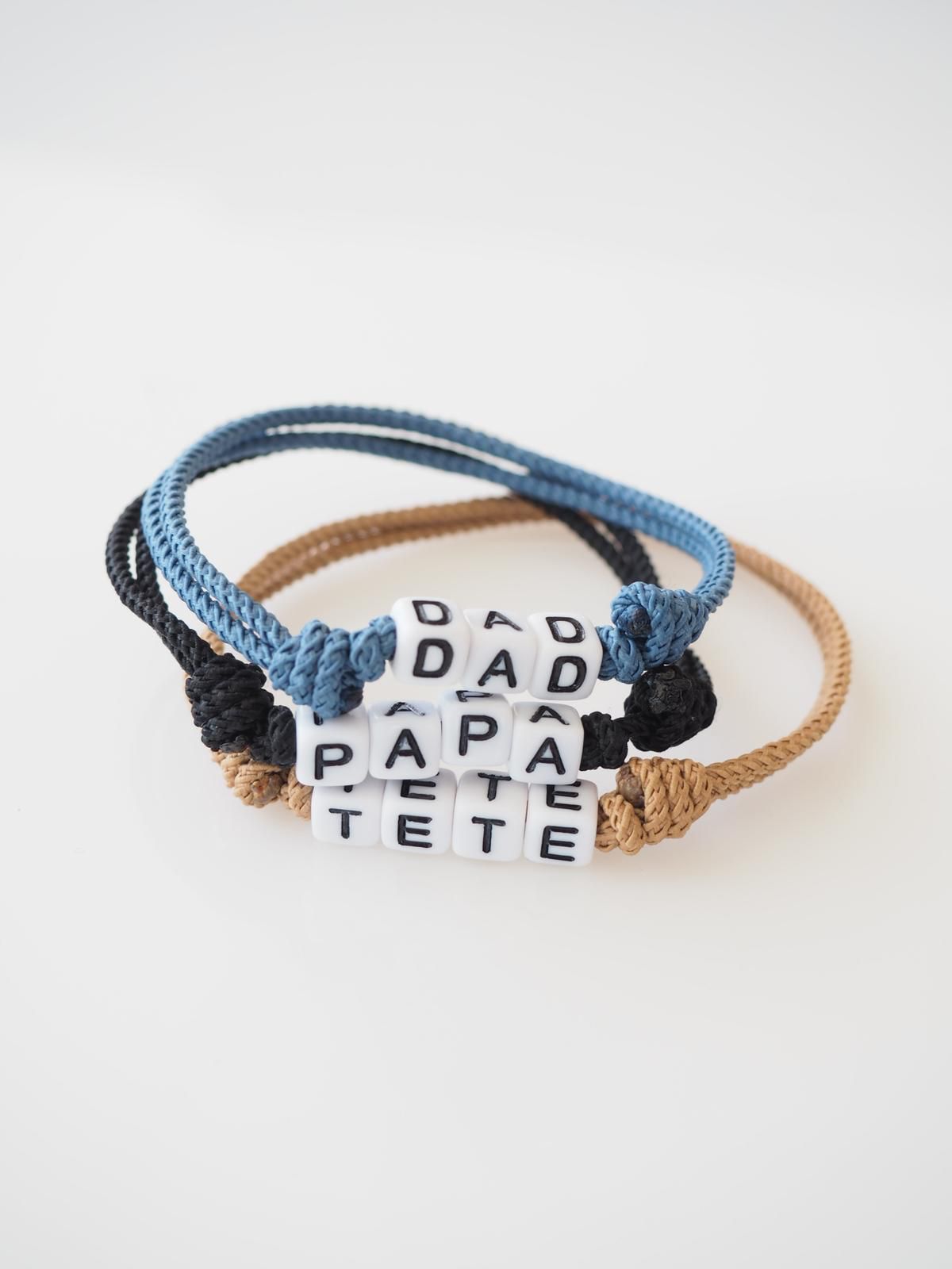 Knot Braceletter letras CUBO